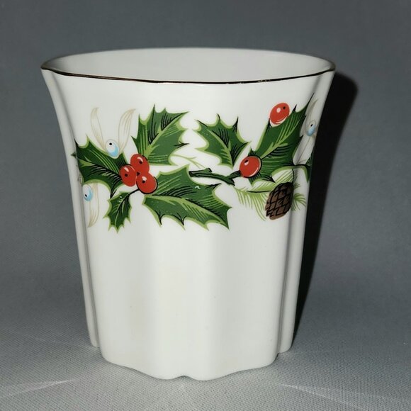 Royal Grafton Pair of Christmas Mugs | Noel Fine Bone China Mugs - Picture 4 of 11